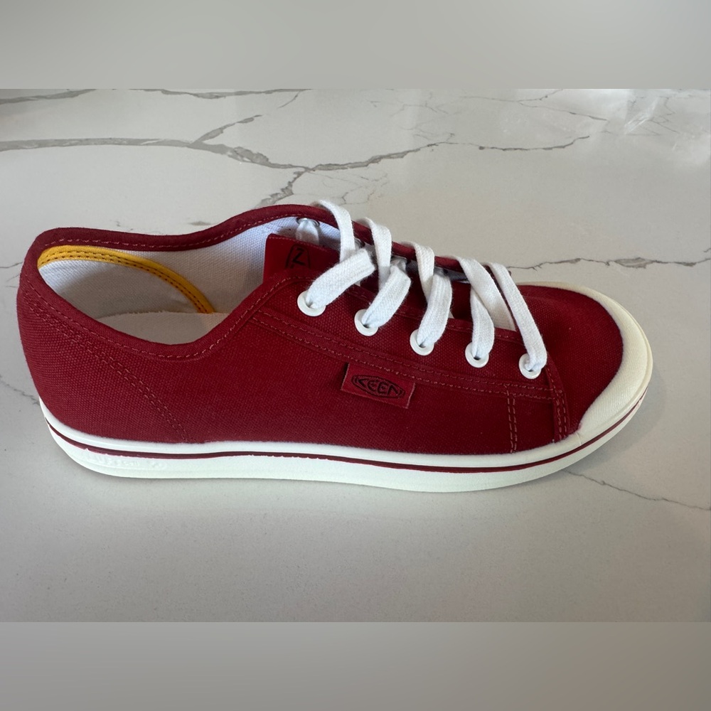 KEEN Women's Elsa Lite Casual Trainer Sneaker, single shoe. Right only.